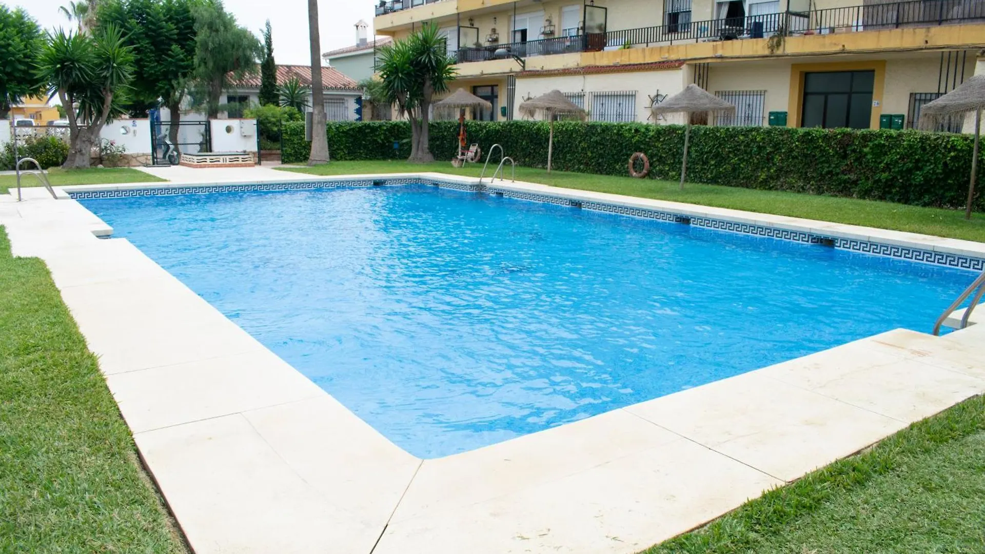 La Cizana Duplex By Holiday Homes Malaga 托雷莫利诺斯 0*,